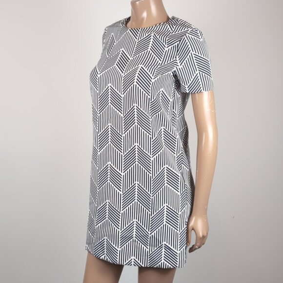 Zara Shift Dress Short Sleeve Arrow Geometric Print Keyhole Mini Sheath Blue - Picture 4 of 9